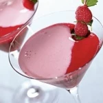 Коктейль из простокваши с малиной